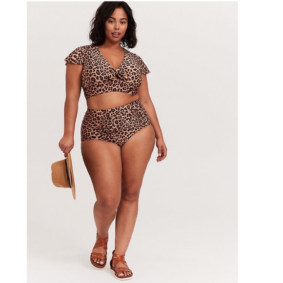 Last 1❗️Torrid Leopard swimsuit  bikini top only - Picture 2 of 10